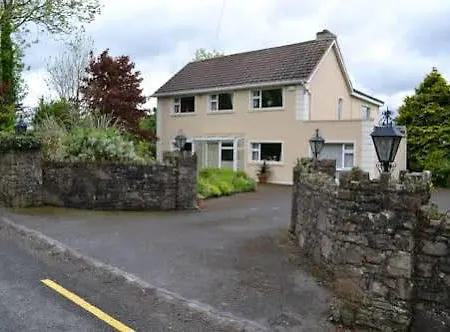 Glebe Farmhouse Hotel *